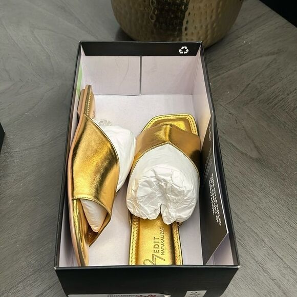 27 EDIT NATURALIZER Zelda Faux Leather Slide Sandal In Deep Gold - Picture 2 of 7